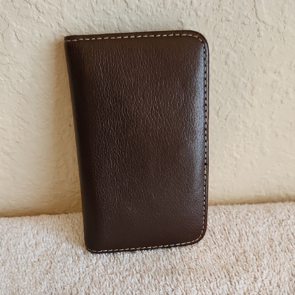 Buxton Dark Brown Leather Zip Wallet with Contrast Stitching
